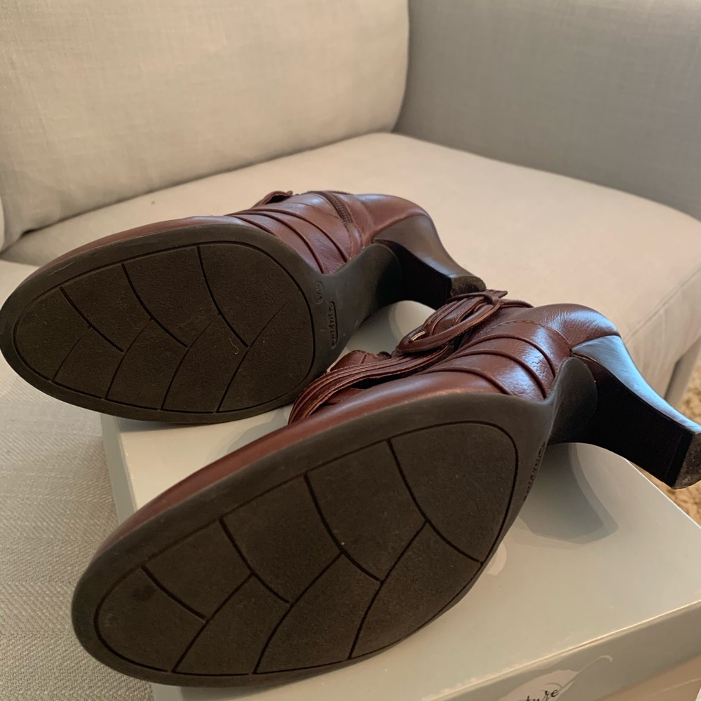 Nurture brand booties side zipper rubber soles - Picture 7 of 7